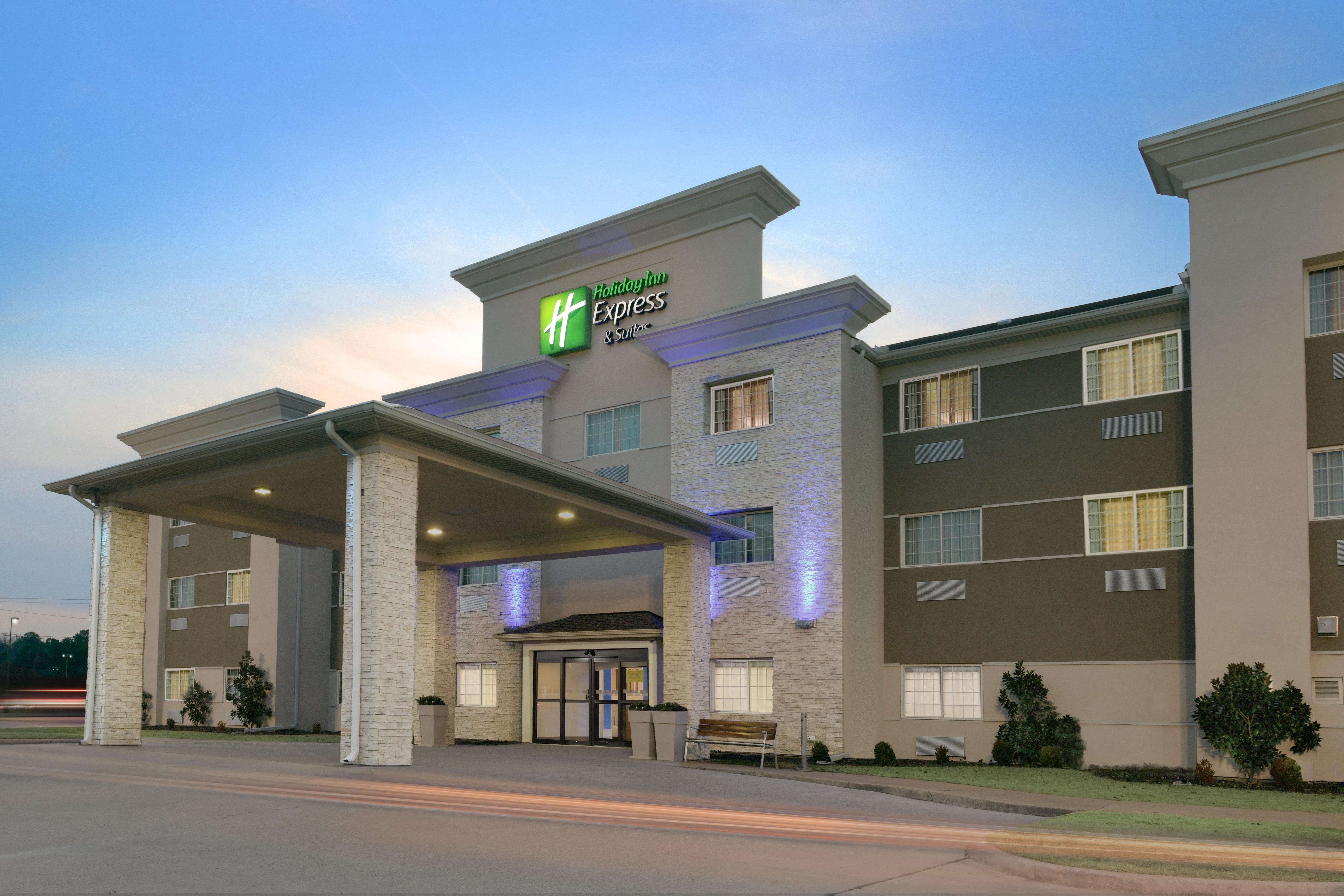 Holiday Inn Express & Suites Magnolia-Lake Columbia Exterior photo